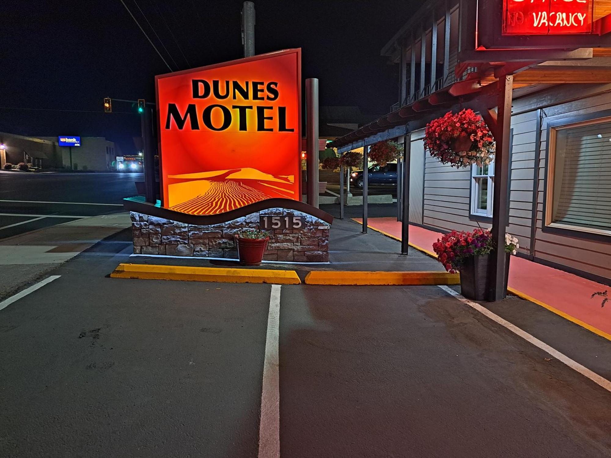 Dunes Motel - Bend Bagian luar foto